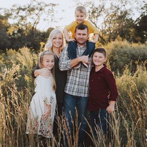 Meet your Posher, Hallie